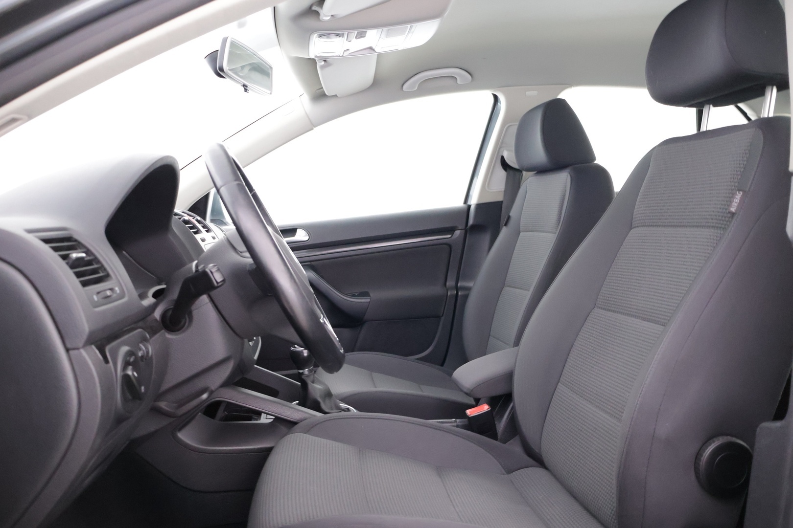 VOLKSWAGEN Jetta 2010