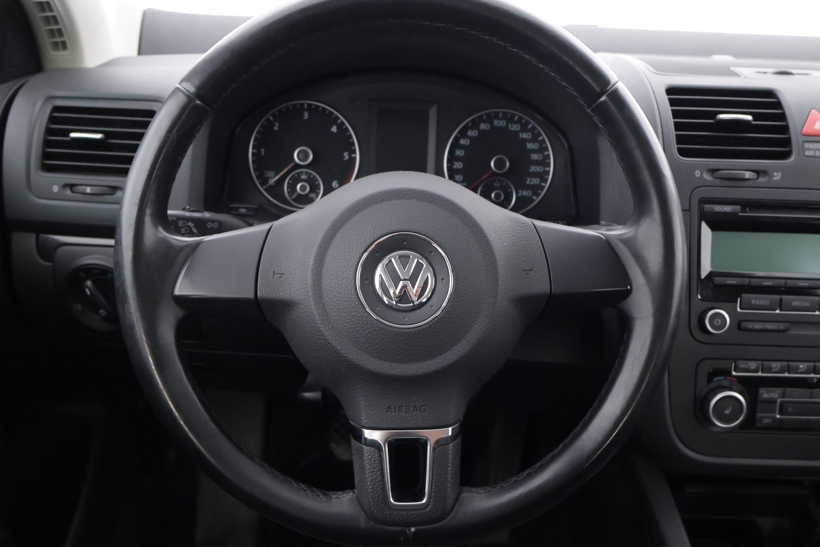 VOLKSWAGEN Jetta 2010