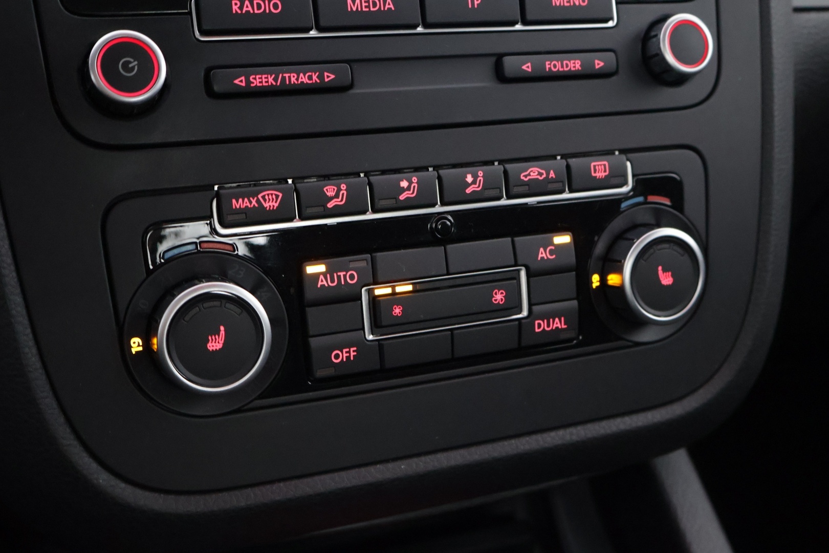 VOLKSWAGEN Jetta 2010