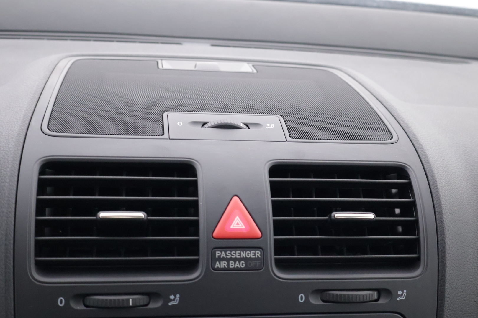 VOLKSWAGEN Jetta 2010