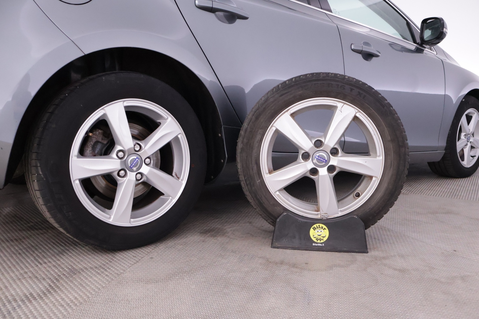VOLVO V40 2015