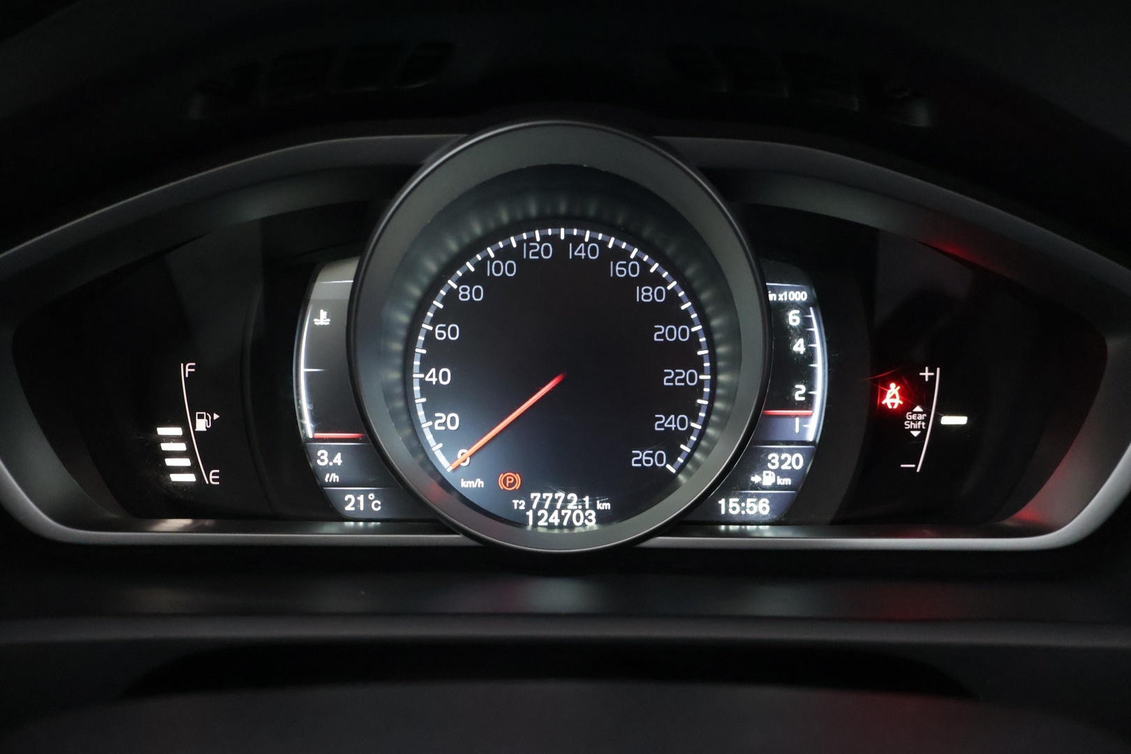 VOLVO V40 2015