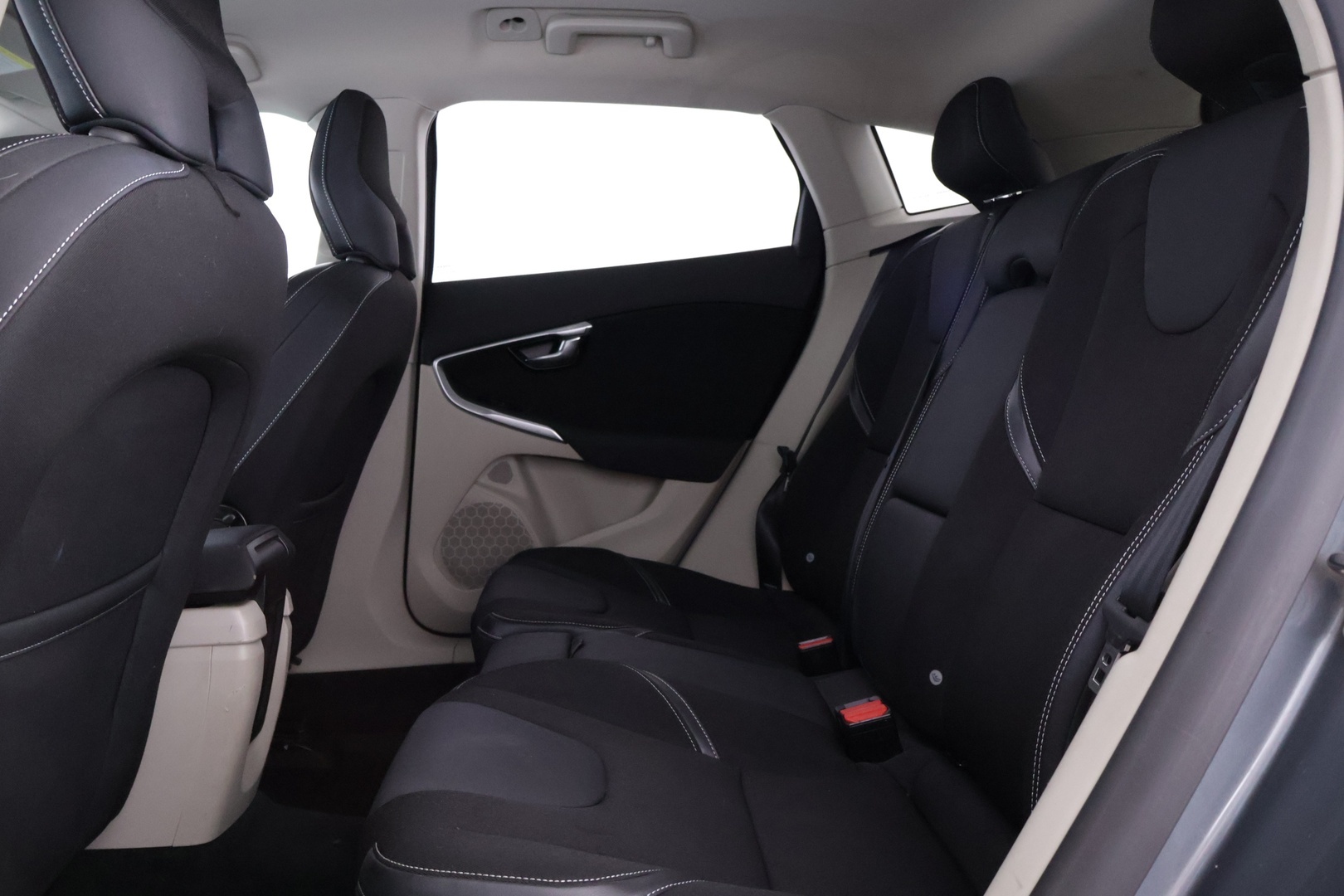 VOLVO V40 2015