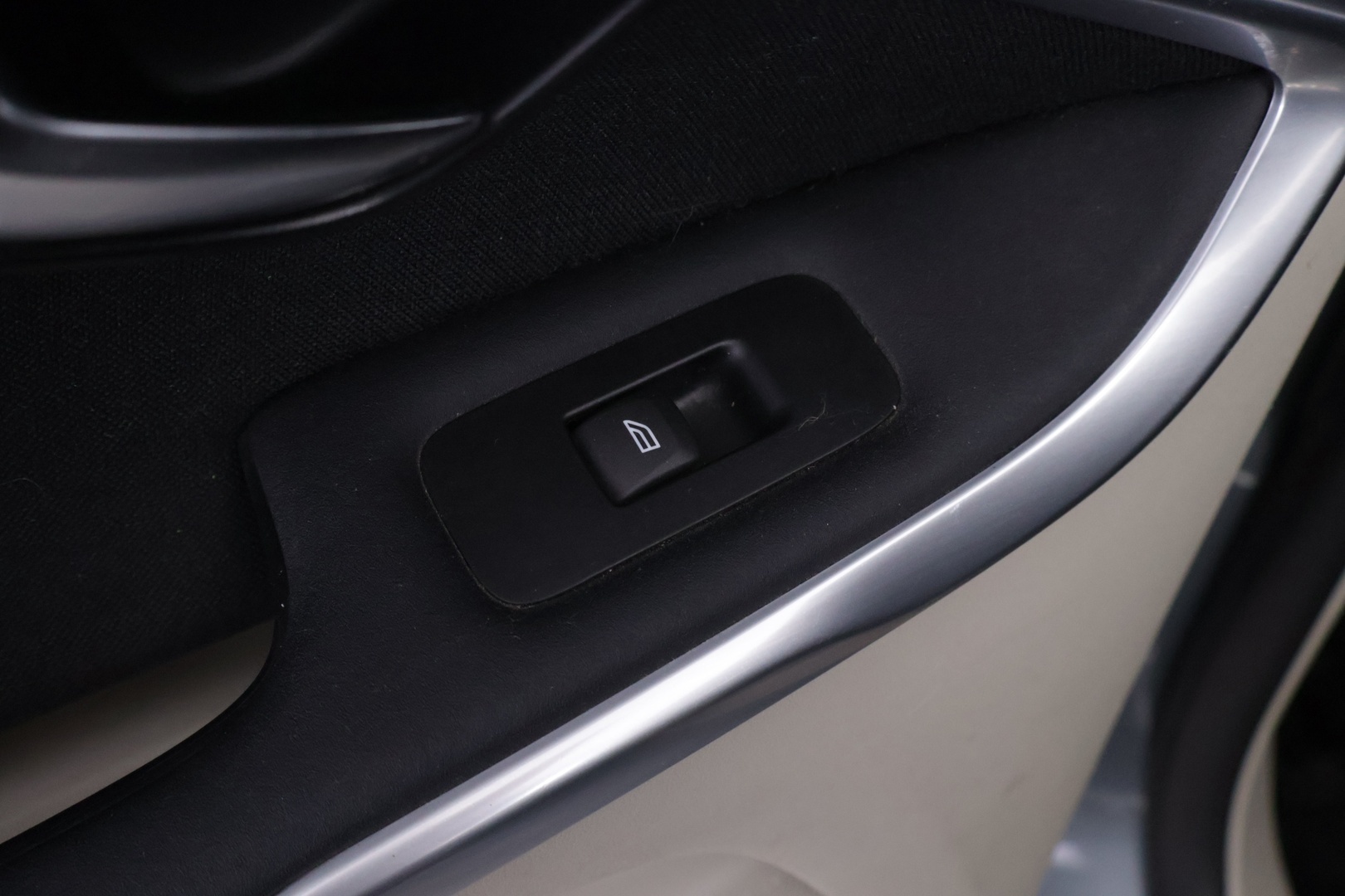 VOLVO V40 2015