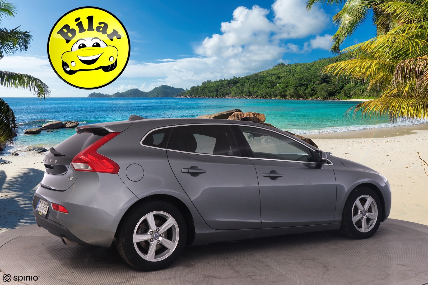 VOLVO V40 2015