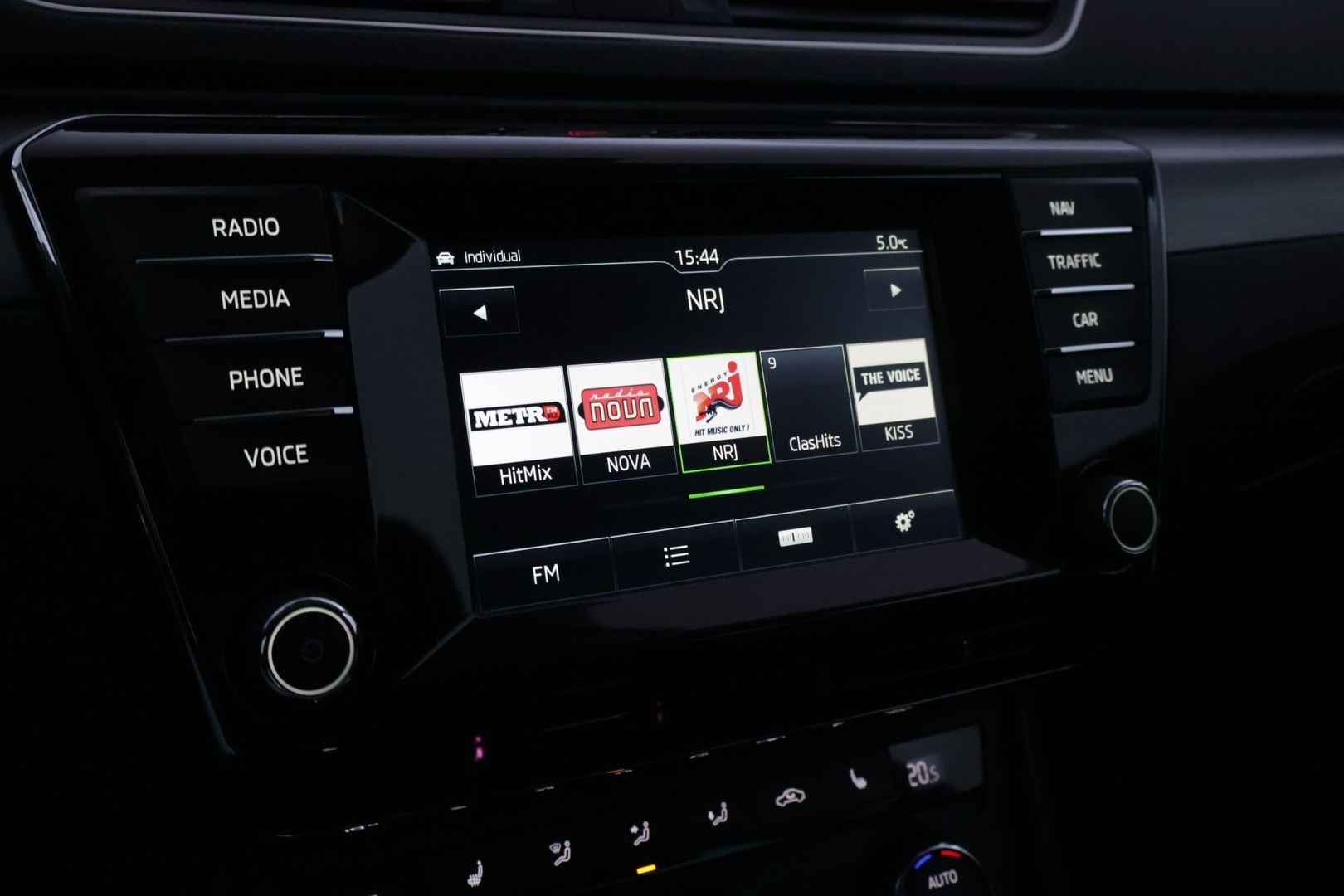 SKODA Superb 2016