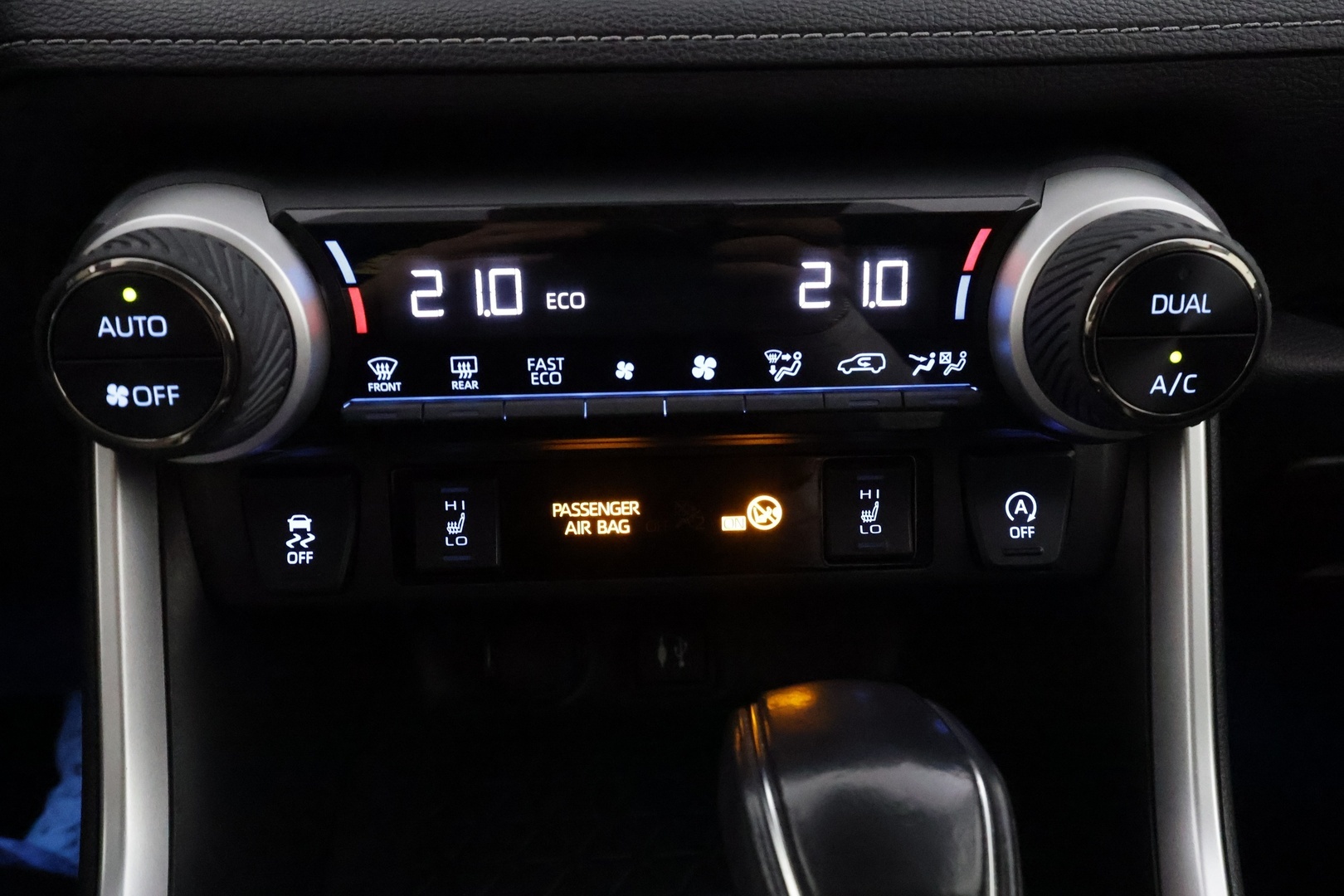TOYOTA RAV4 2019