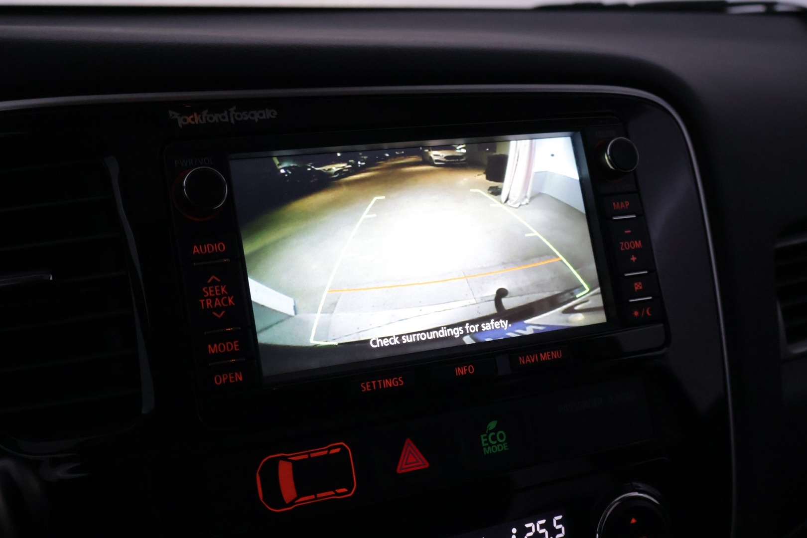 MITSUBISHI OUTLANDER PHEV 2014