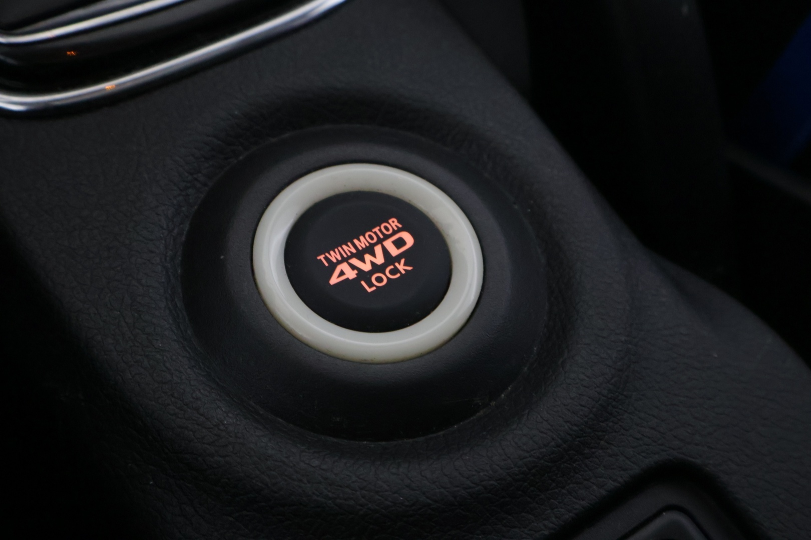 MITSUBISHI OUTLANDER PHEV 2014