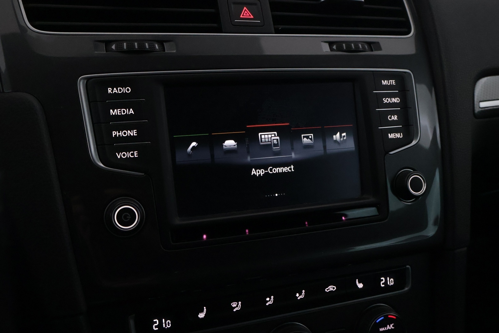 VOLKSWAGEN Golf 2016