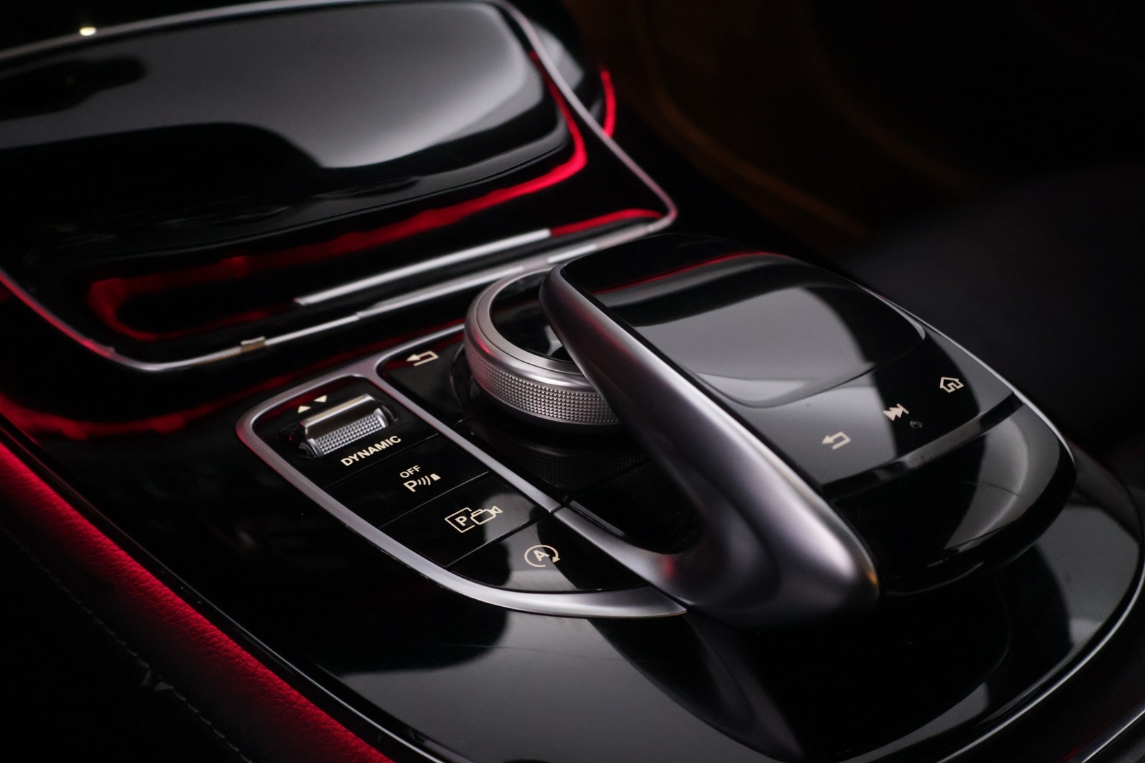 MERCEDES-BENZ E 2017