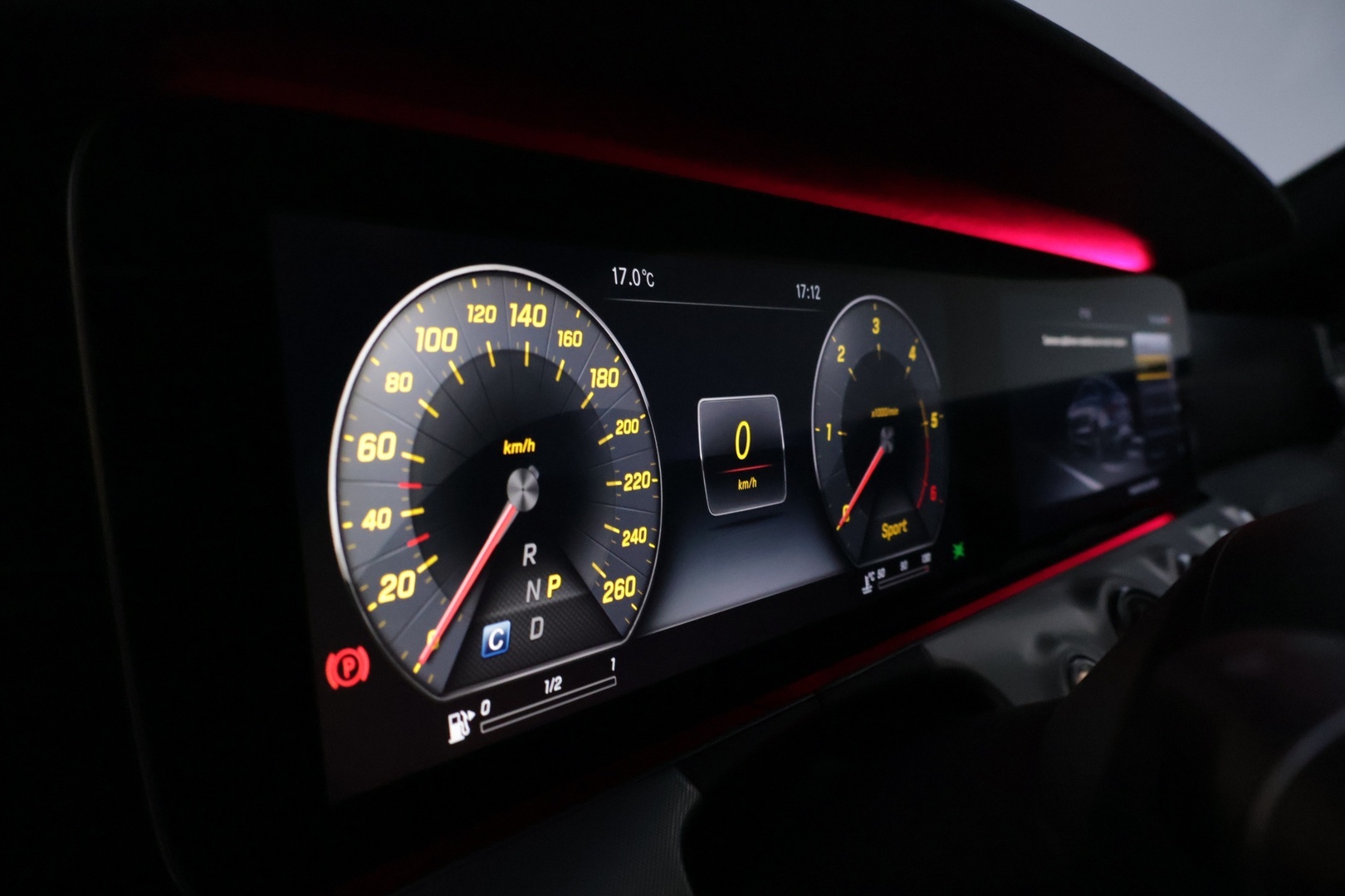 MERCEDES-BENZ E 2017