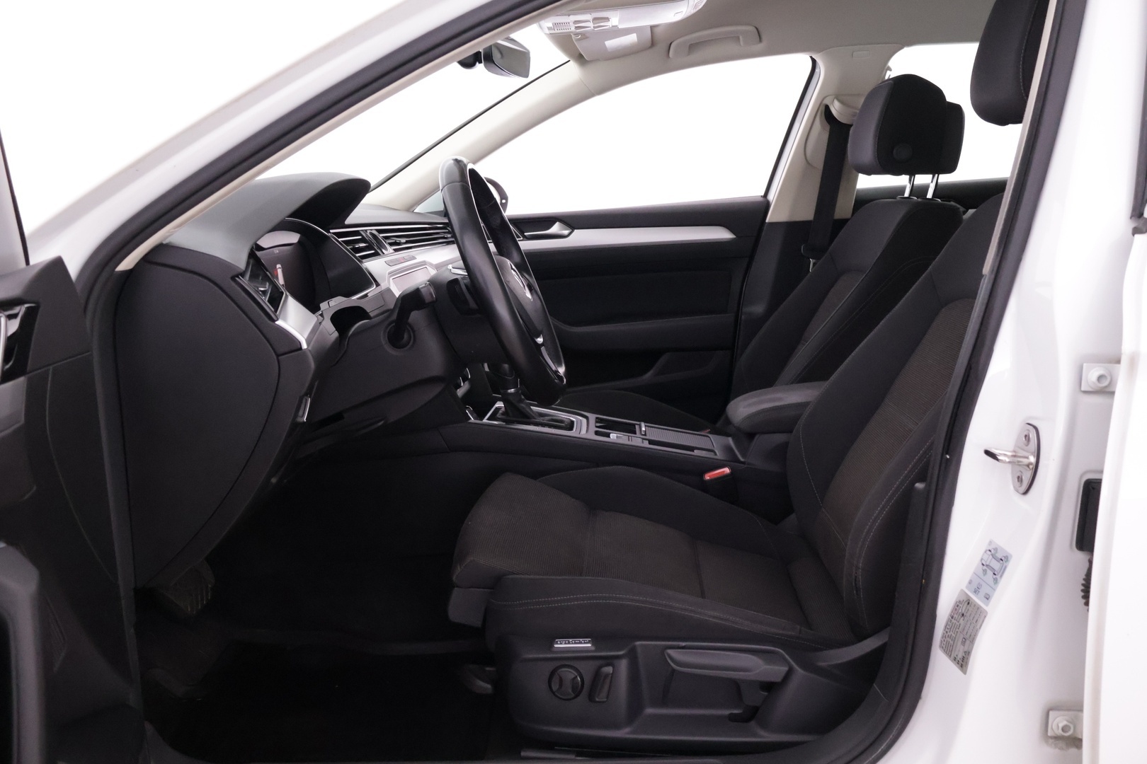 VOLKSWAGEN Passat 2019