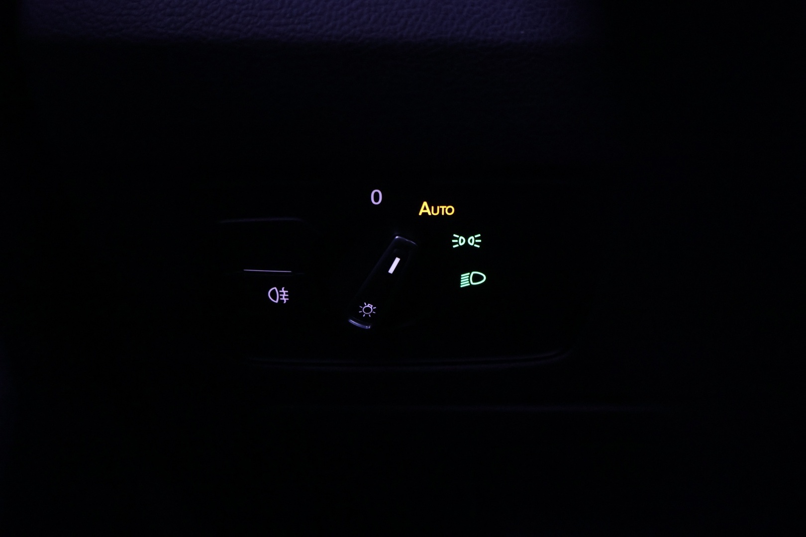 VOLKSWAGEN Passat 2019