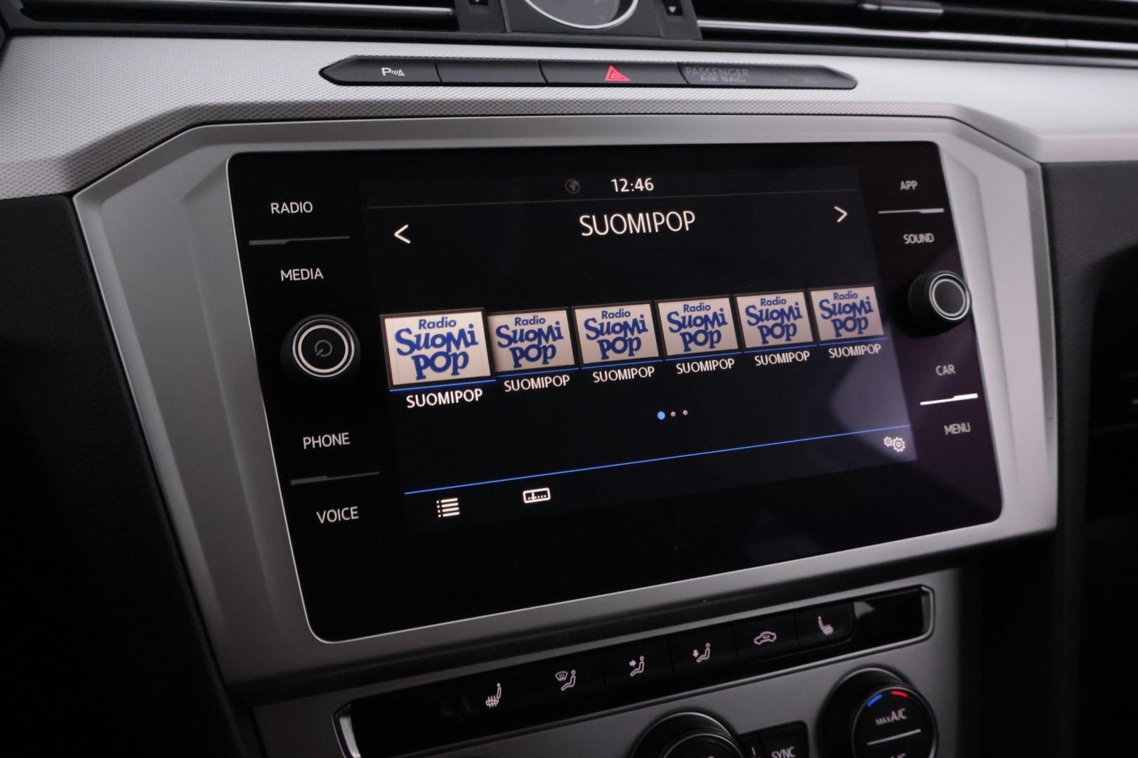 VOLKSWAGEN Passat 2019