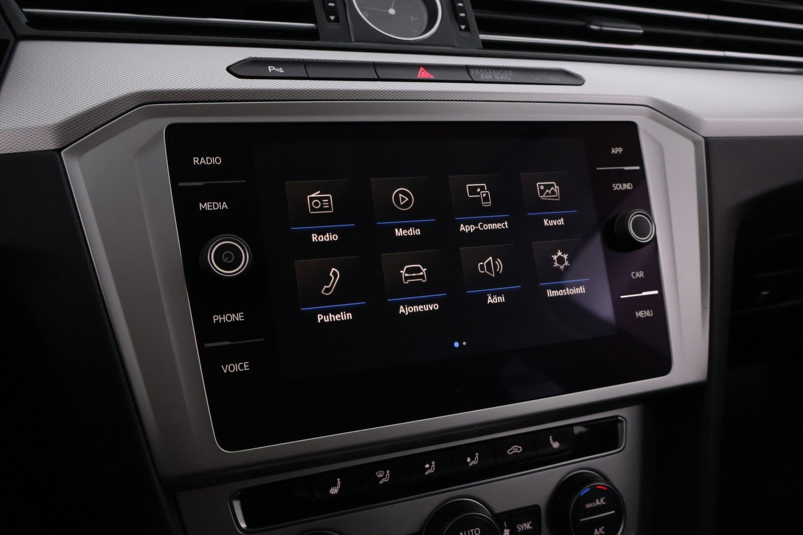 VOLKSWAGEN Passat 2019