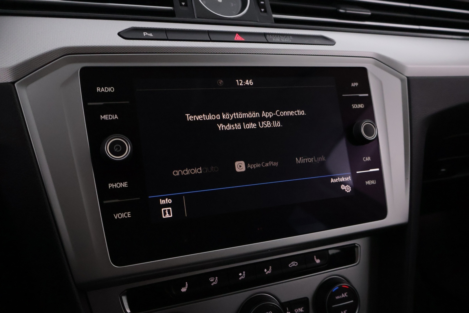 VOLKSWAGEN Passat 2019