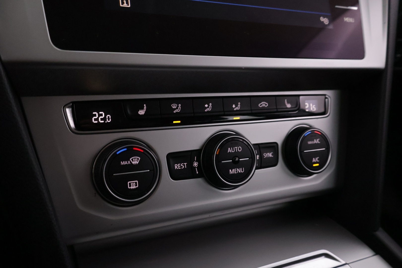 VOLKSWAGEN Passat 2019