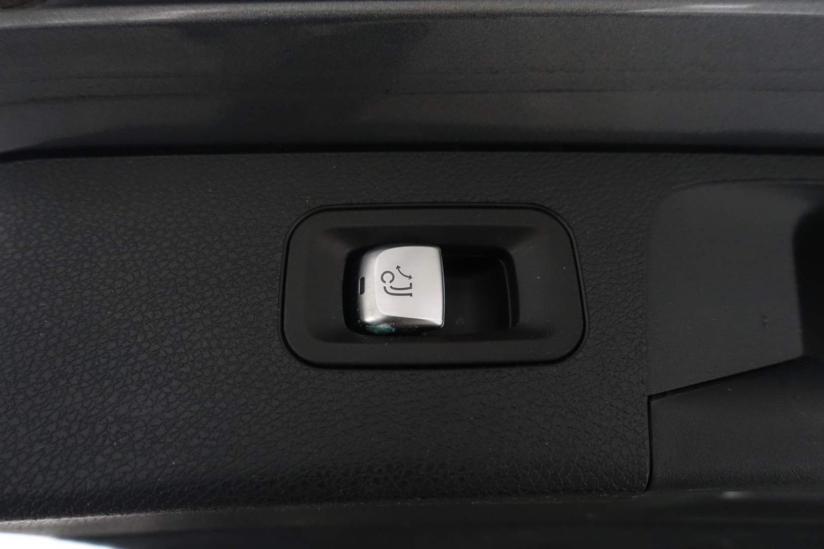 MERCEDES-BENZ E 2017