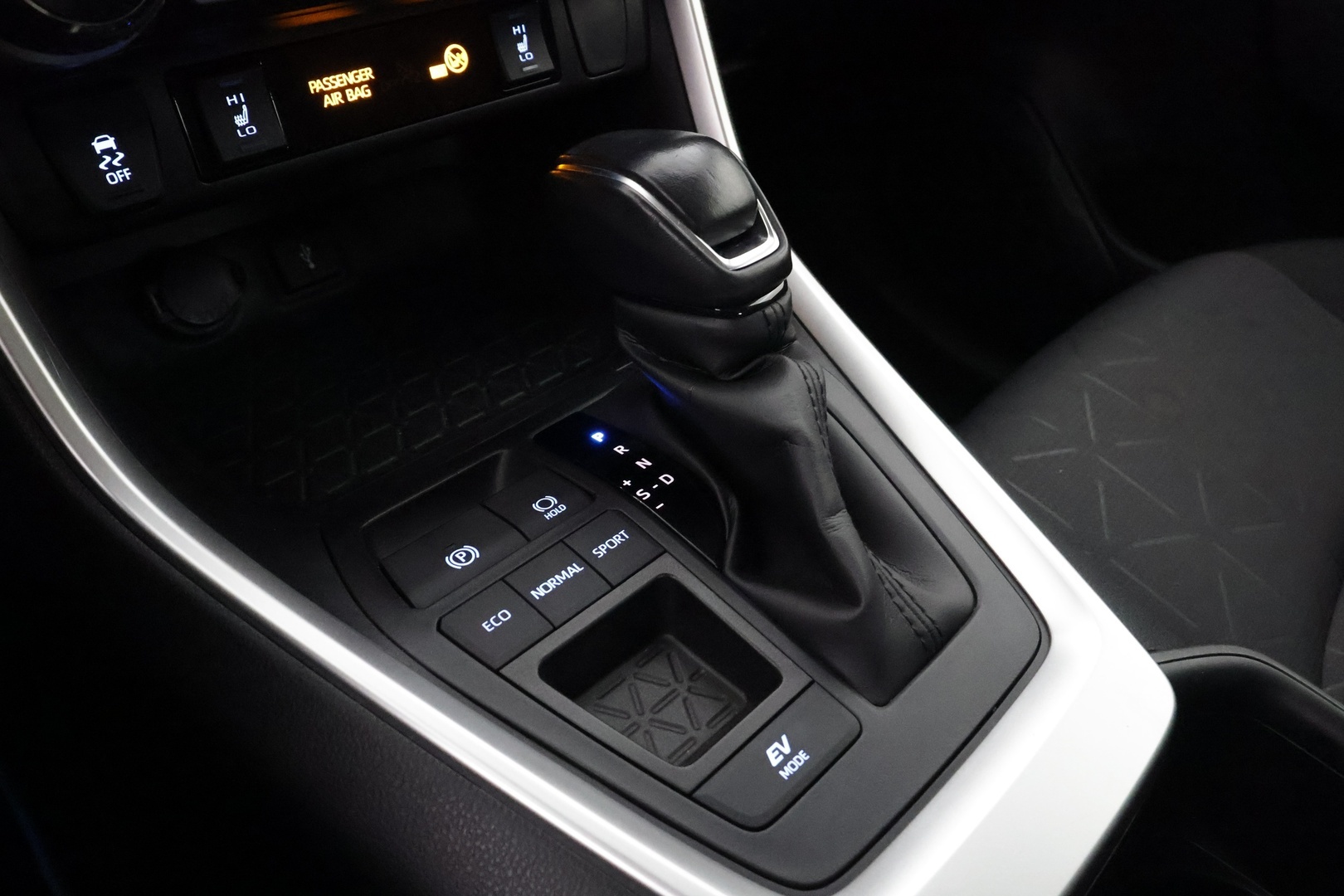 TOYOTA RAV4 2022