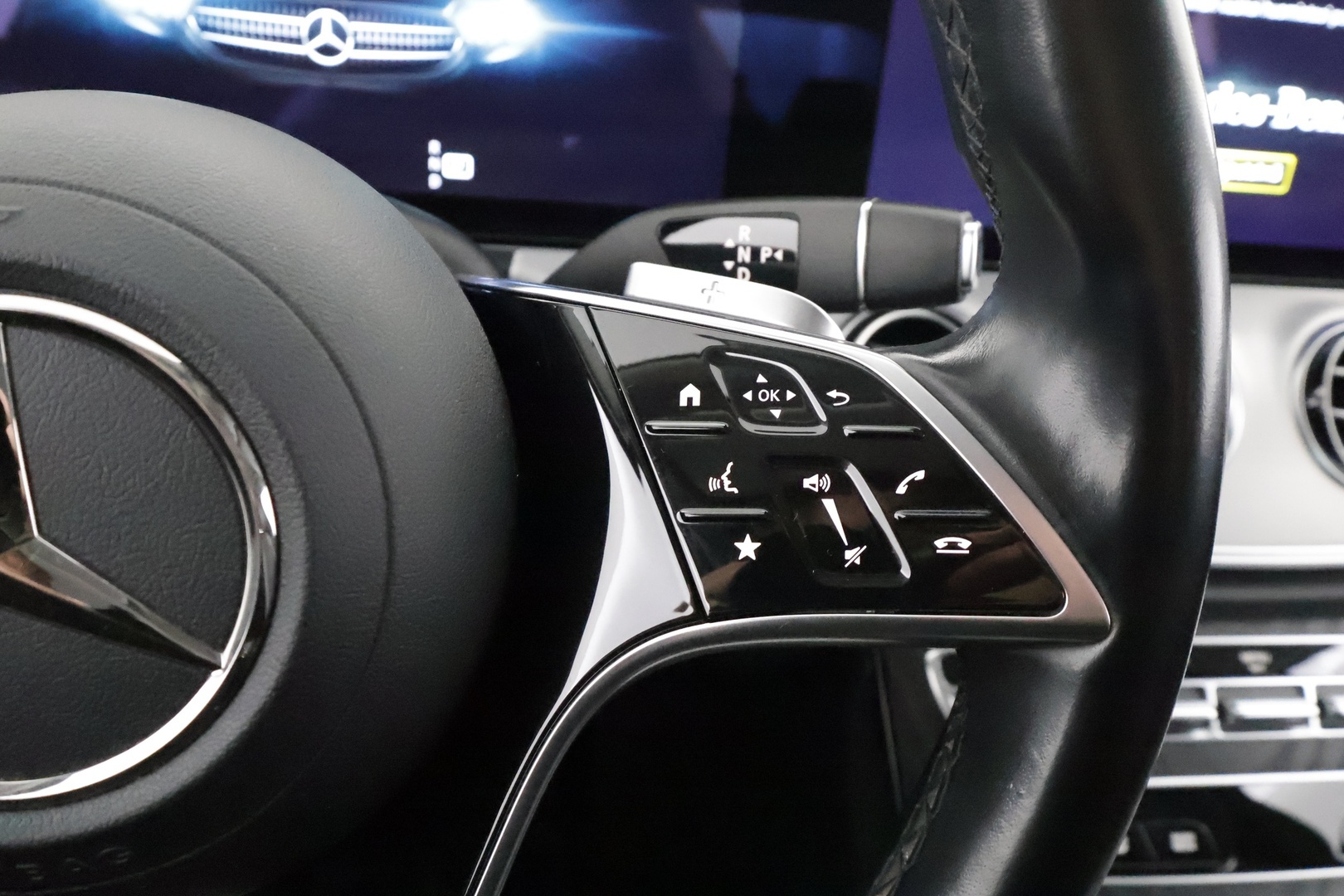 MERCEDES-BENZ E 2022