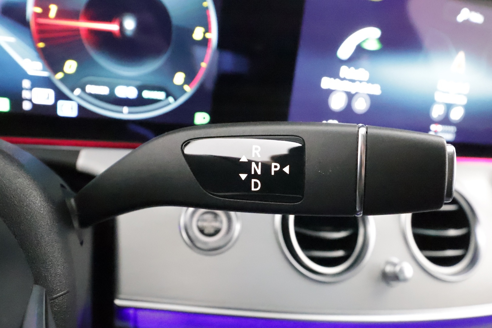 MERCEDES-BENZ E 2022