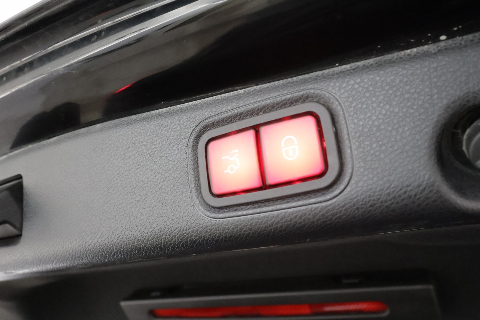 MERCEDES-BENZ E 2022