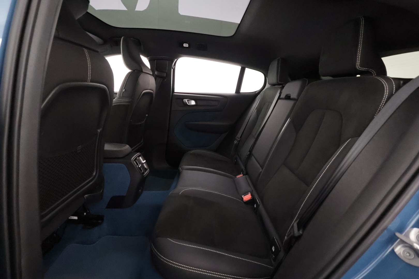 VOLVO C40 2023