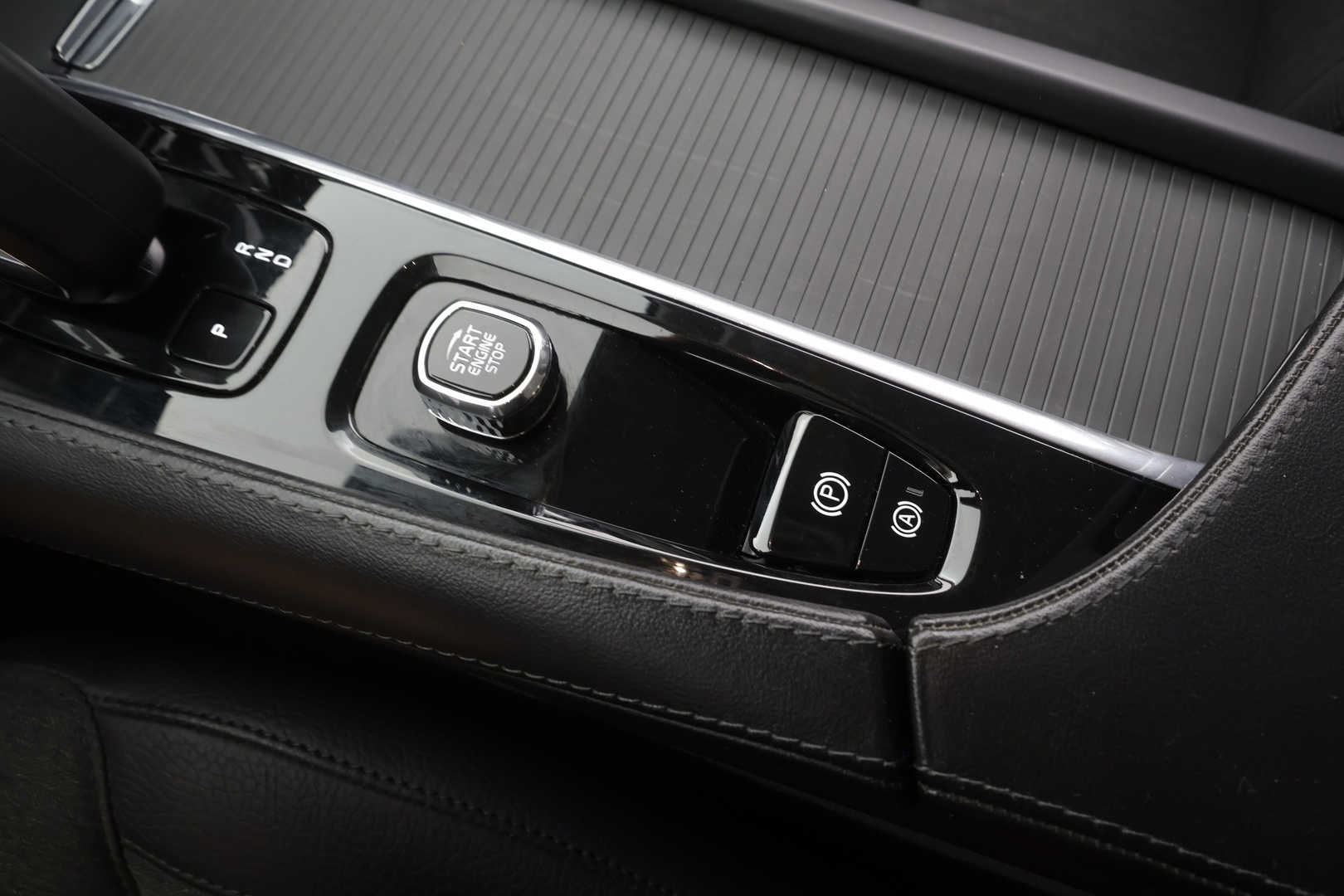 VOLVO V90 2023