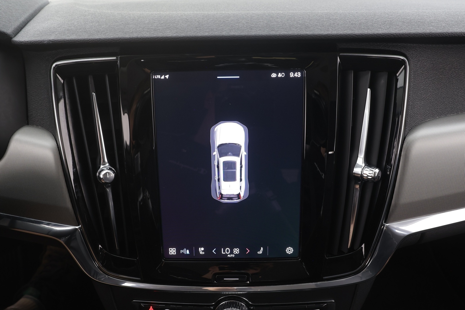 VOLVO V90 2023