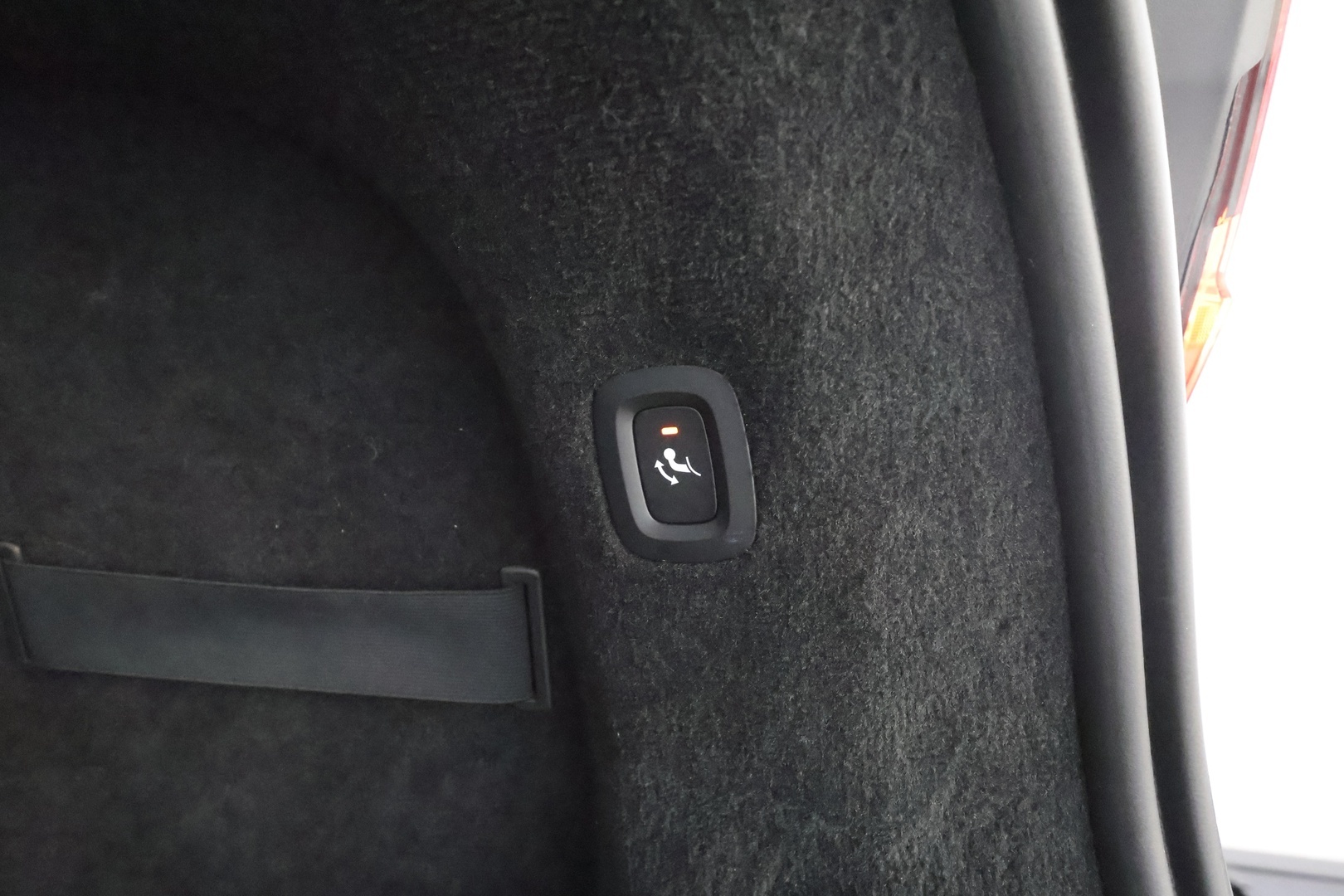 VOLVO V90 2023
