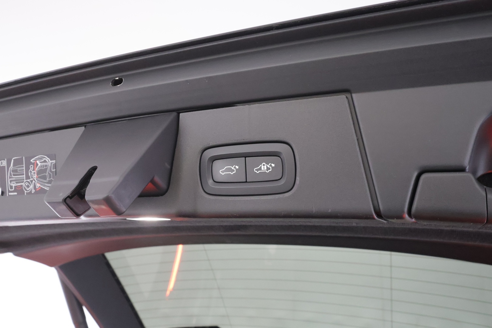 VOLVO V90 2023
