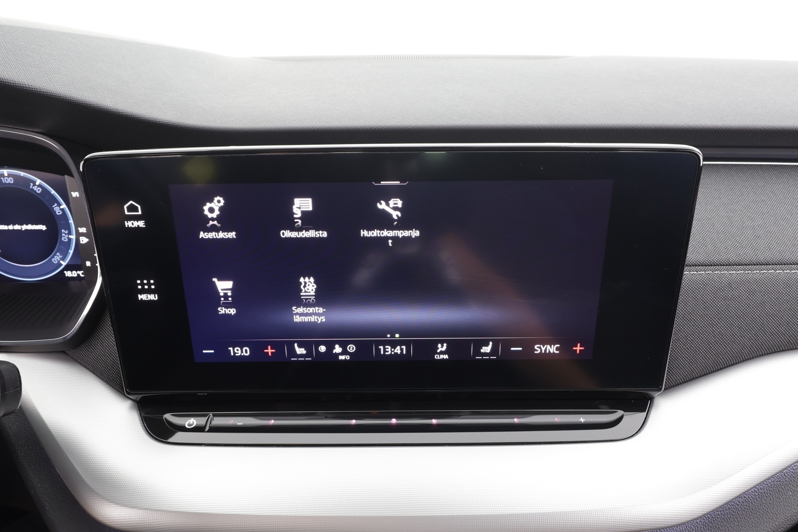 SKODA Octavia 2024