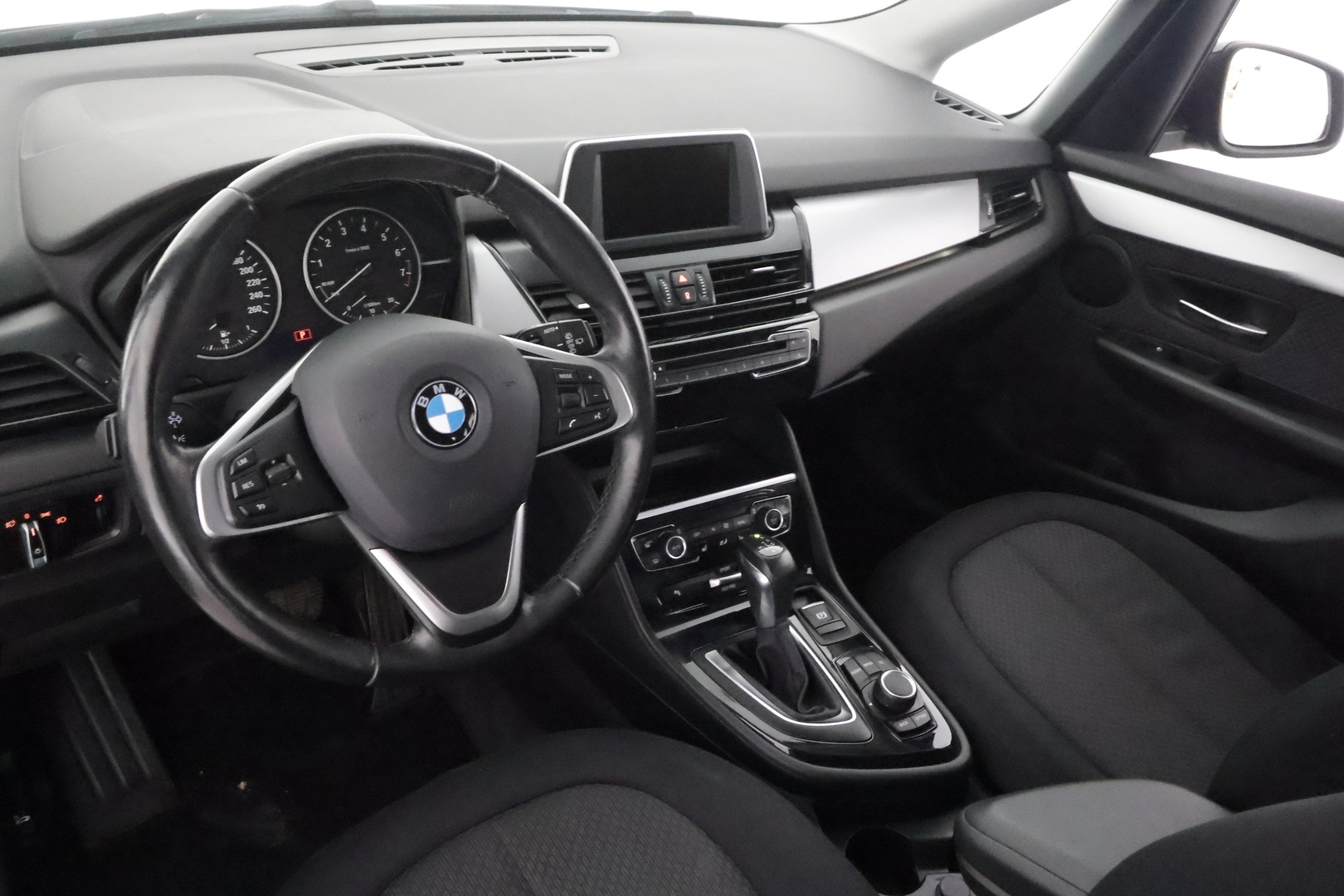 BMW 218 2016