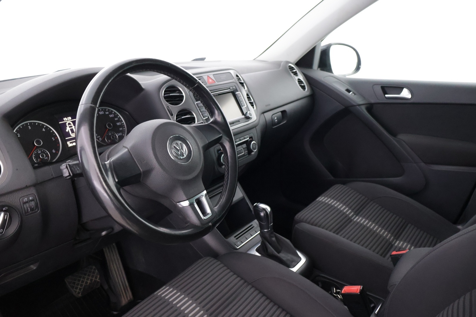 VOLKSWAGEN Tiguan 2011