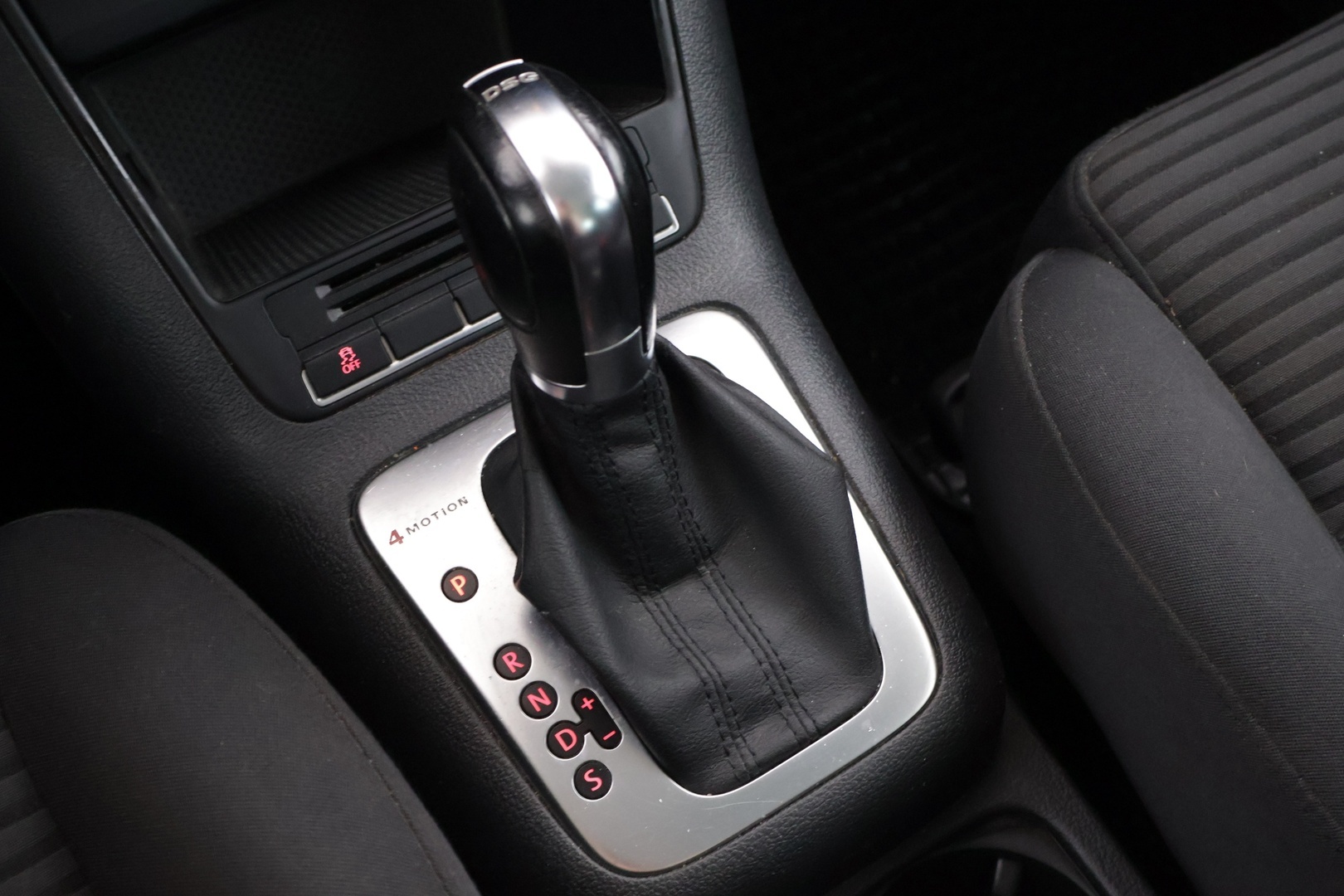 VOLKSWAGEN Tiguan 2011