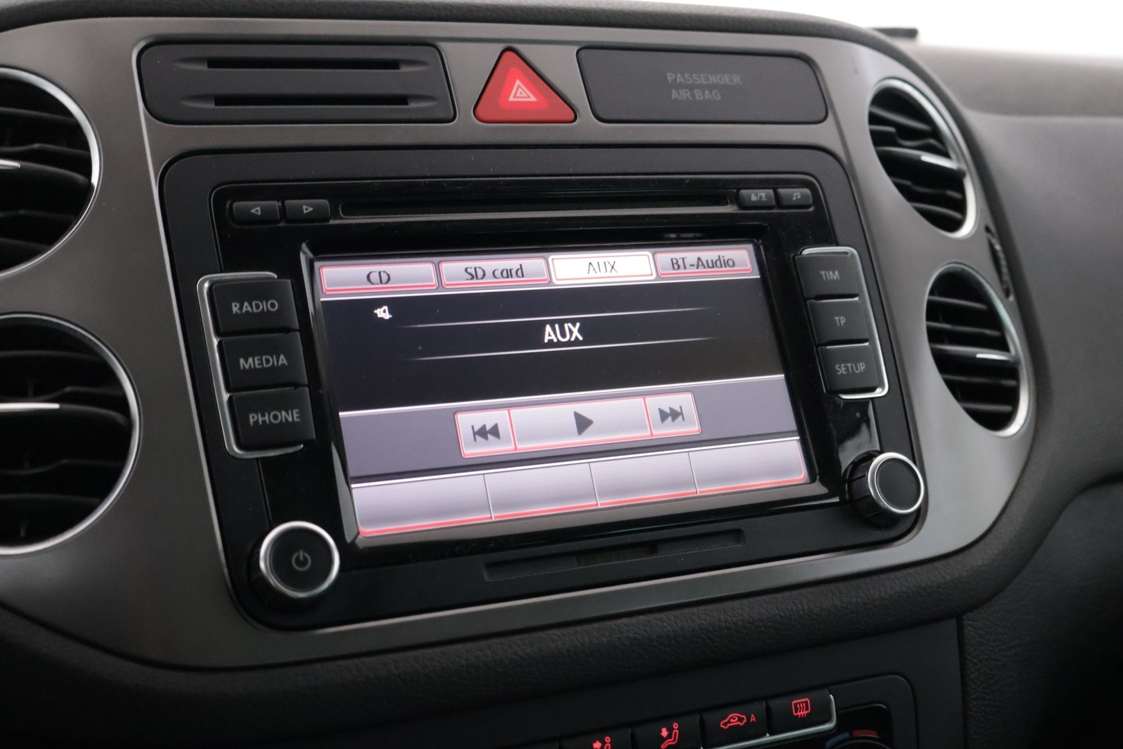 VOLKSWAGEN Tiguan 2011