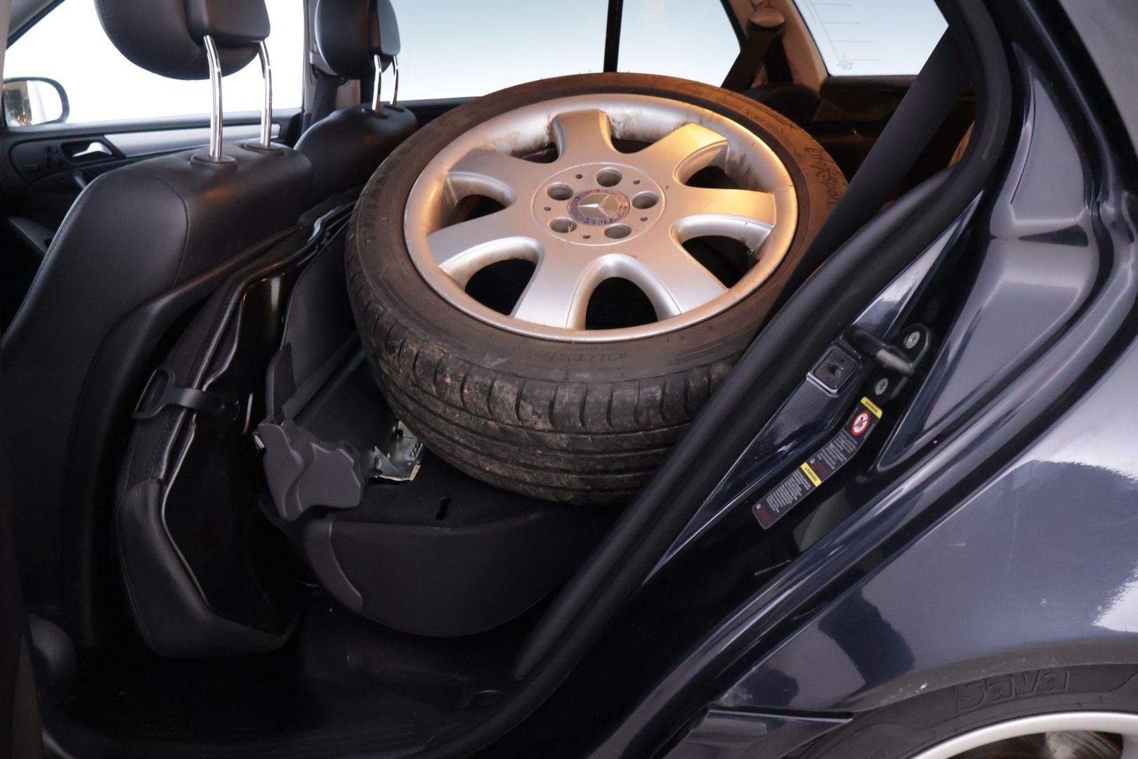 MERCEDES-BENZ C 2005