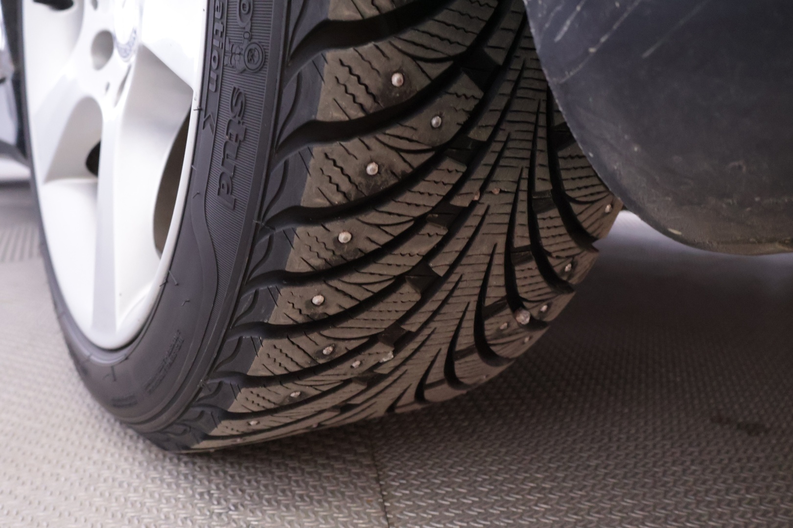 MERCEDES-BENZ C 2005