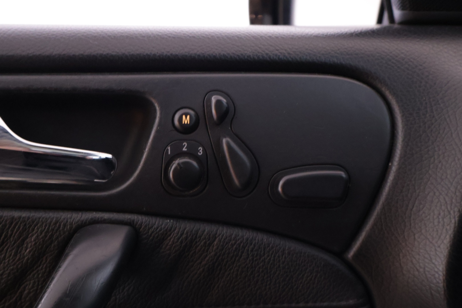 MERCEDES-BENZ C 2005