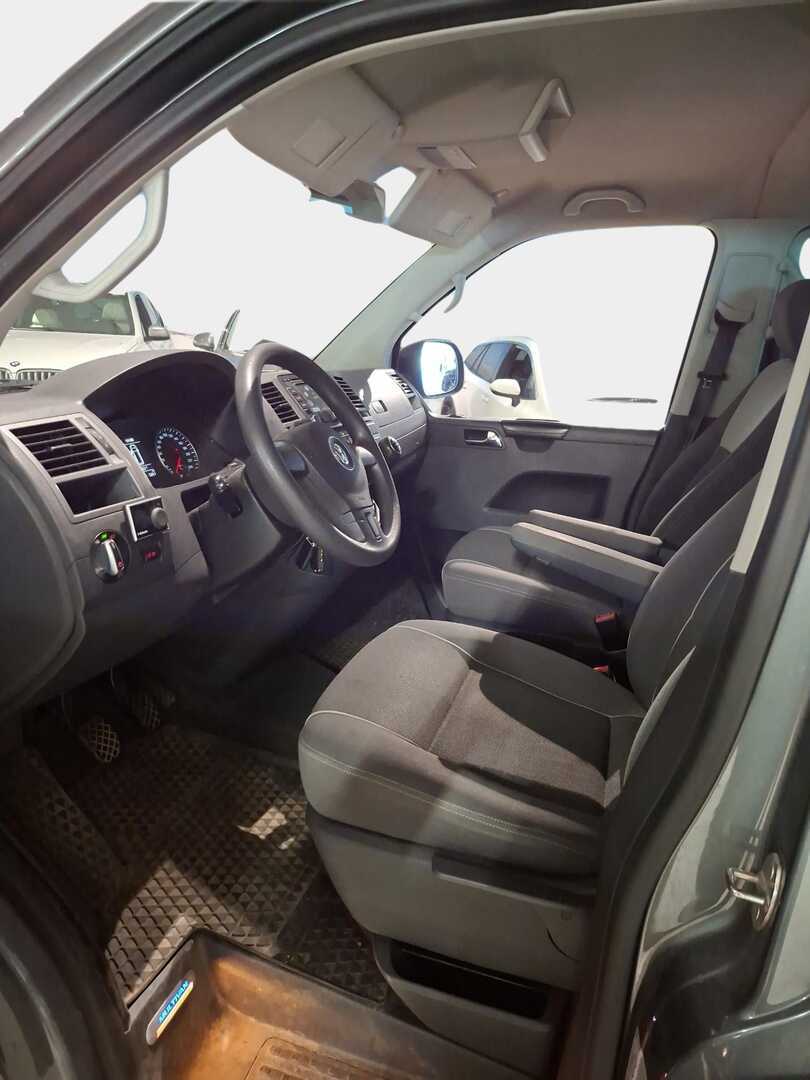 VOLKSWAGEN Multivan 2011
