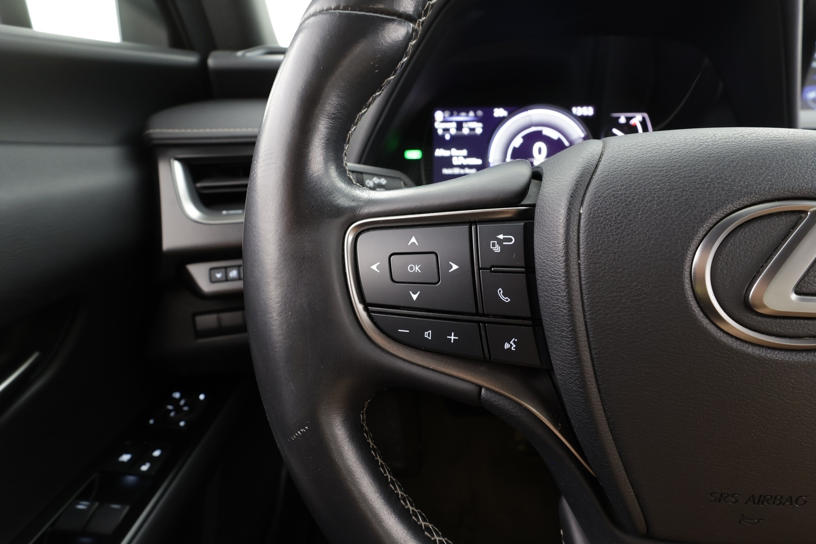LEXUS UX 2019