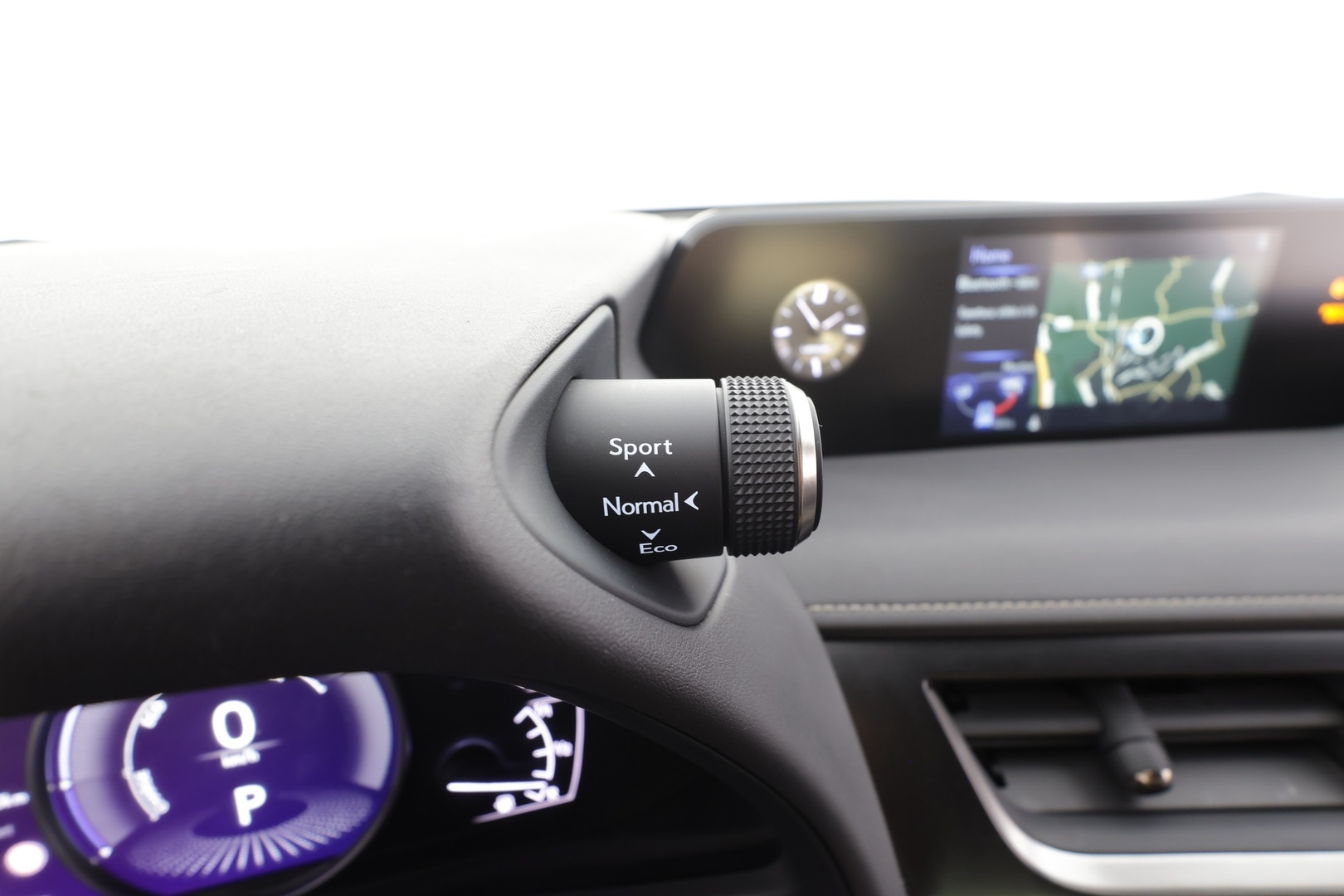 LEXUS UX 2019