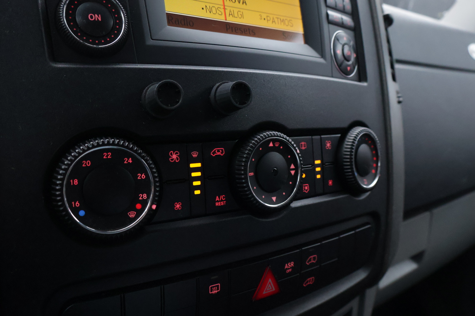 VOLKSWAGEN Crafter 2012