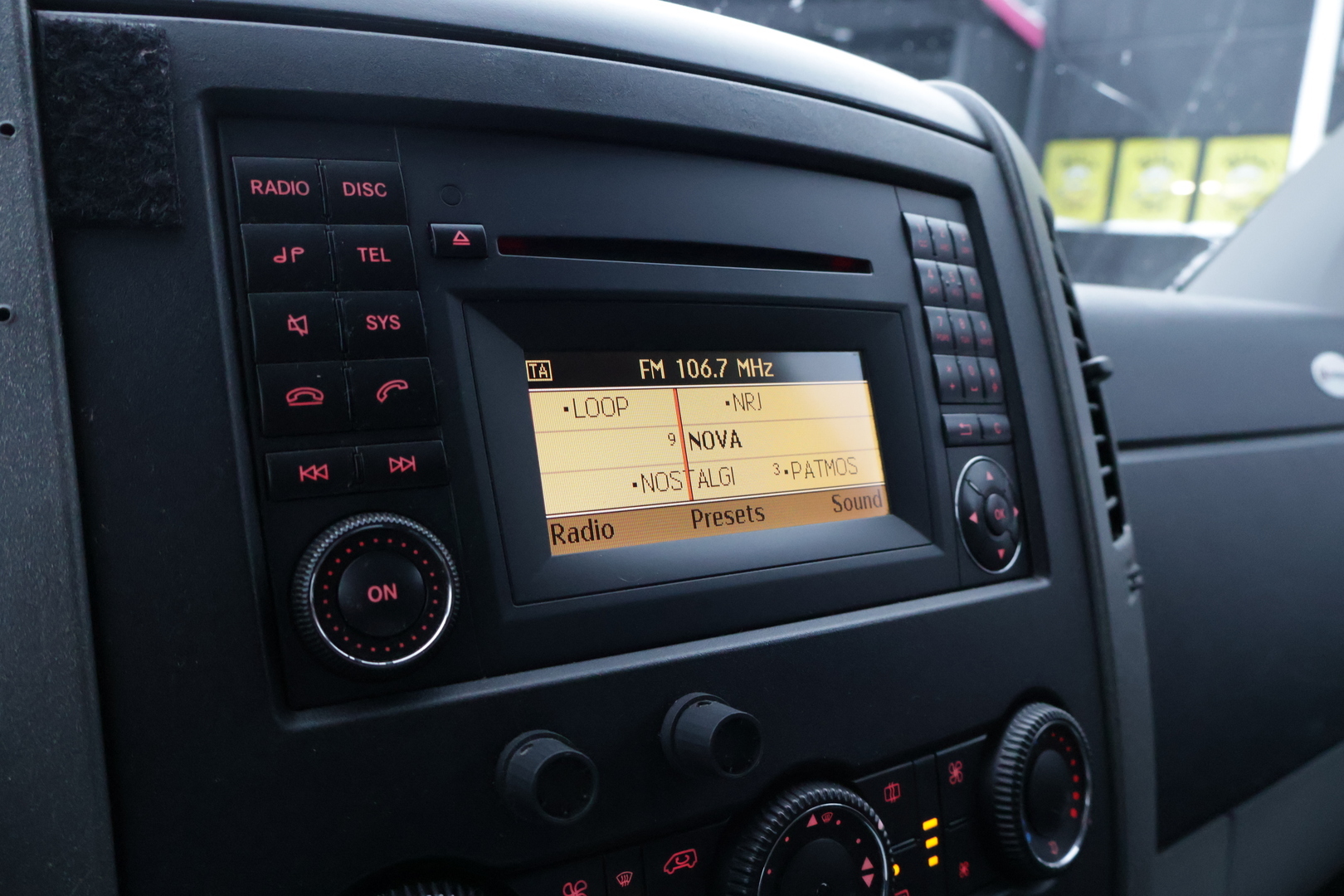 VOLKSWAGEN Crafter 2012