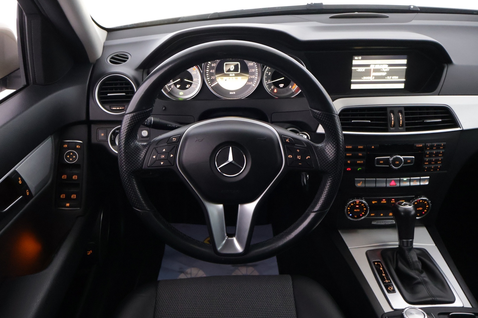 MERCEDES-BENZ C 2011