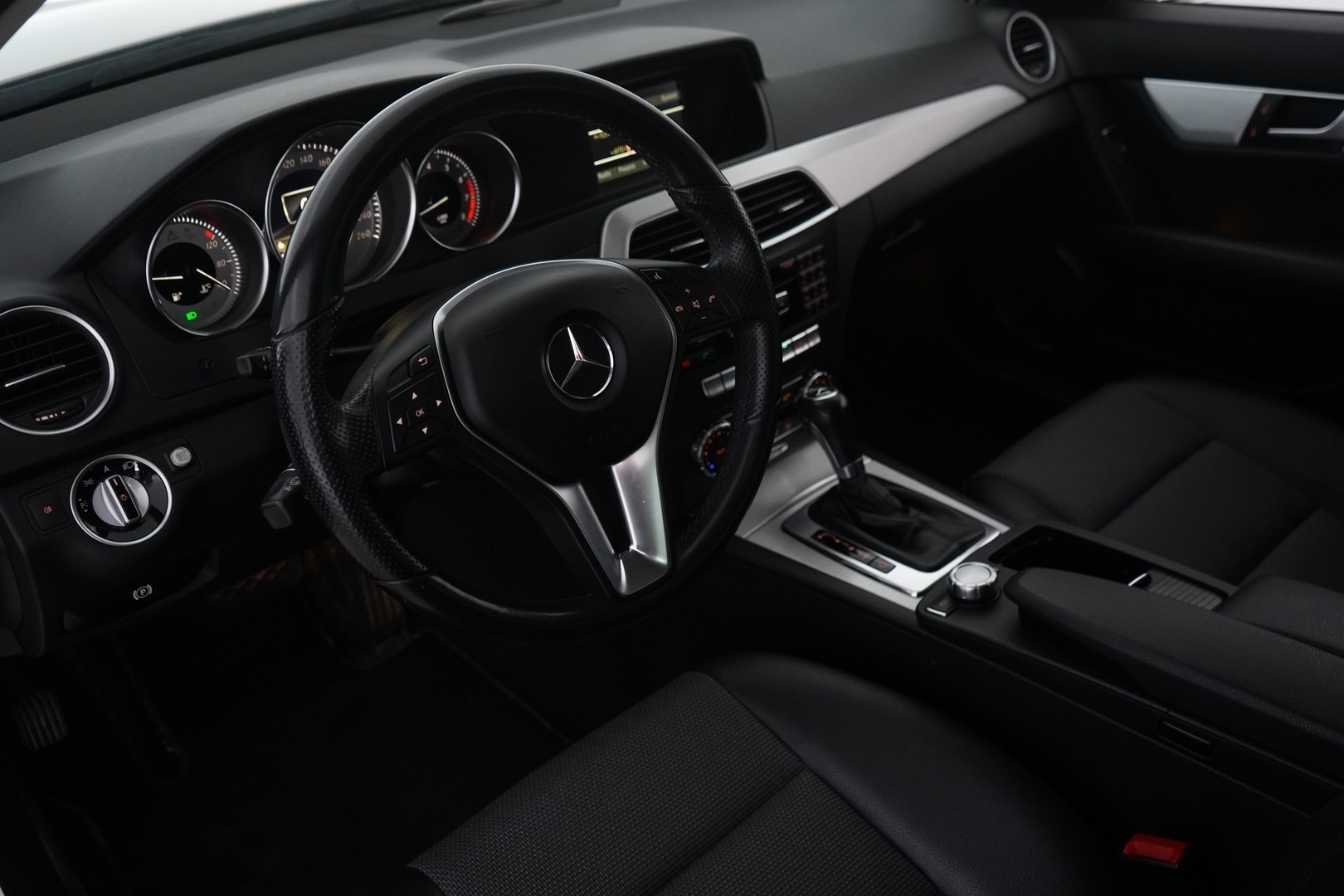 MERCEDES-BENZ C 2011