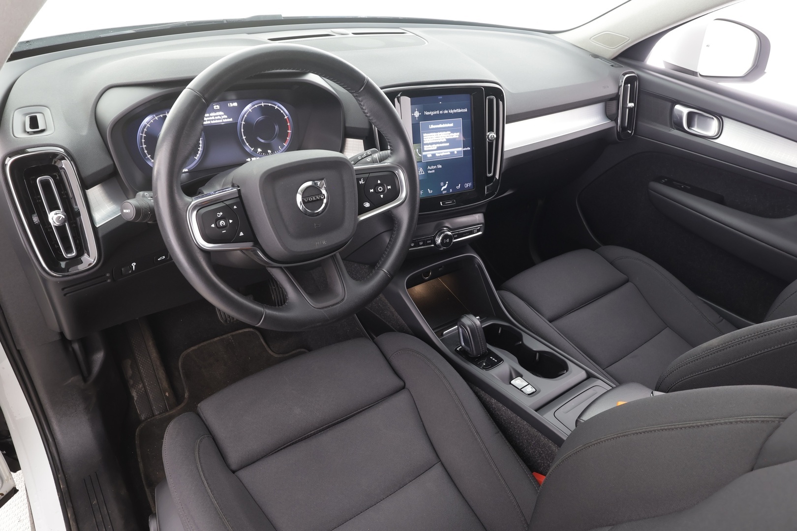 VOLVO XC40 2021