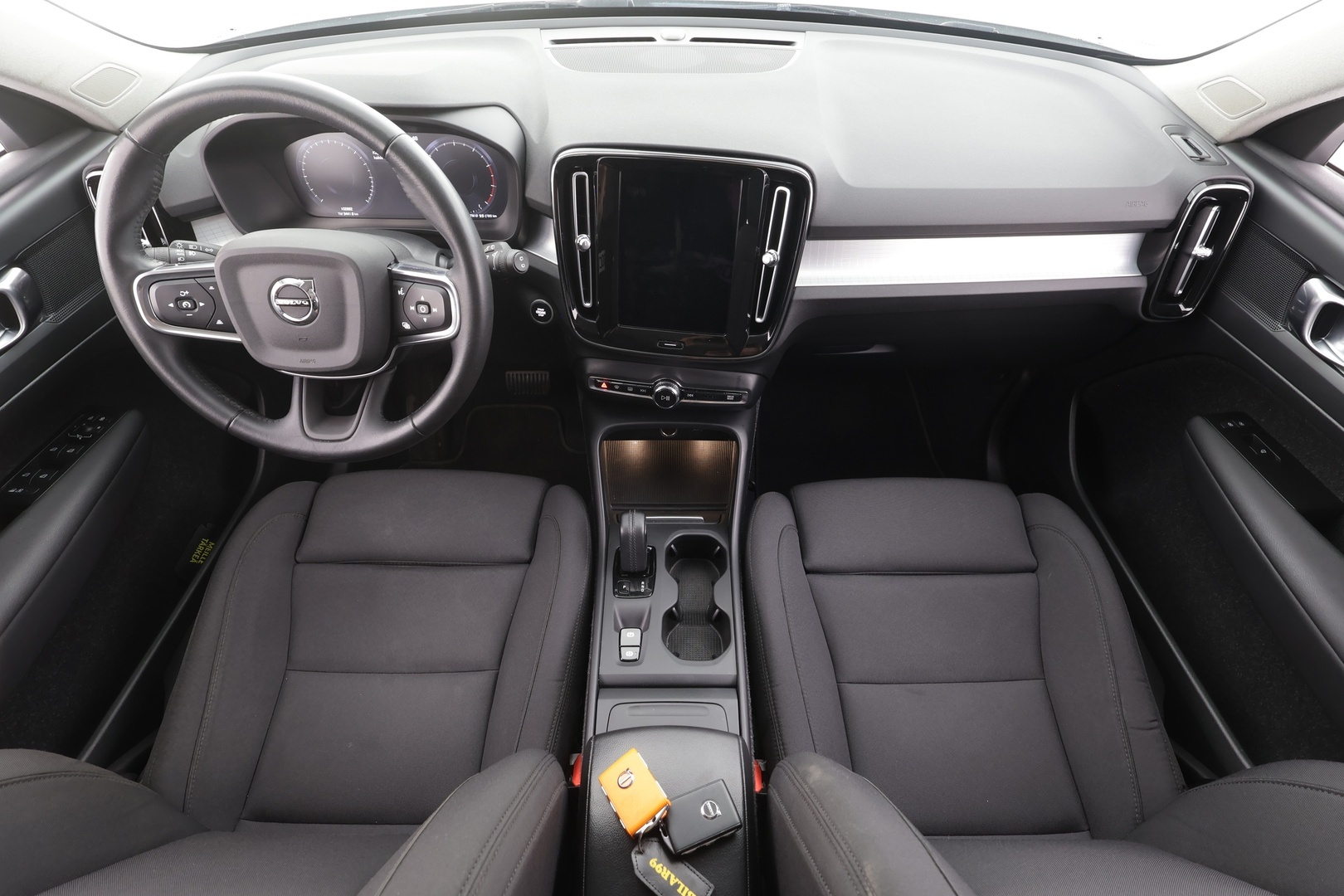 VOLVO XC40 2021
