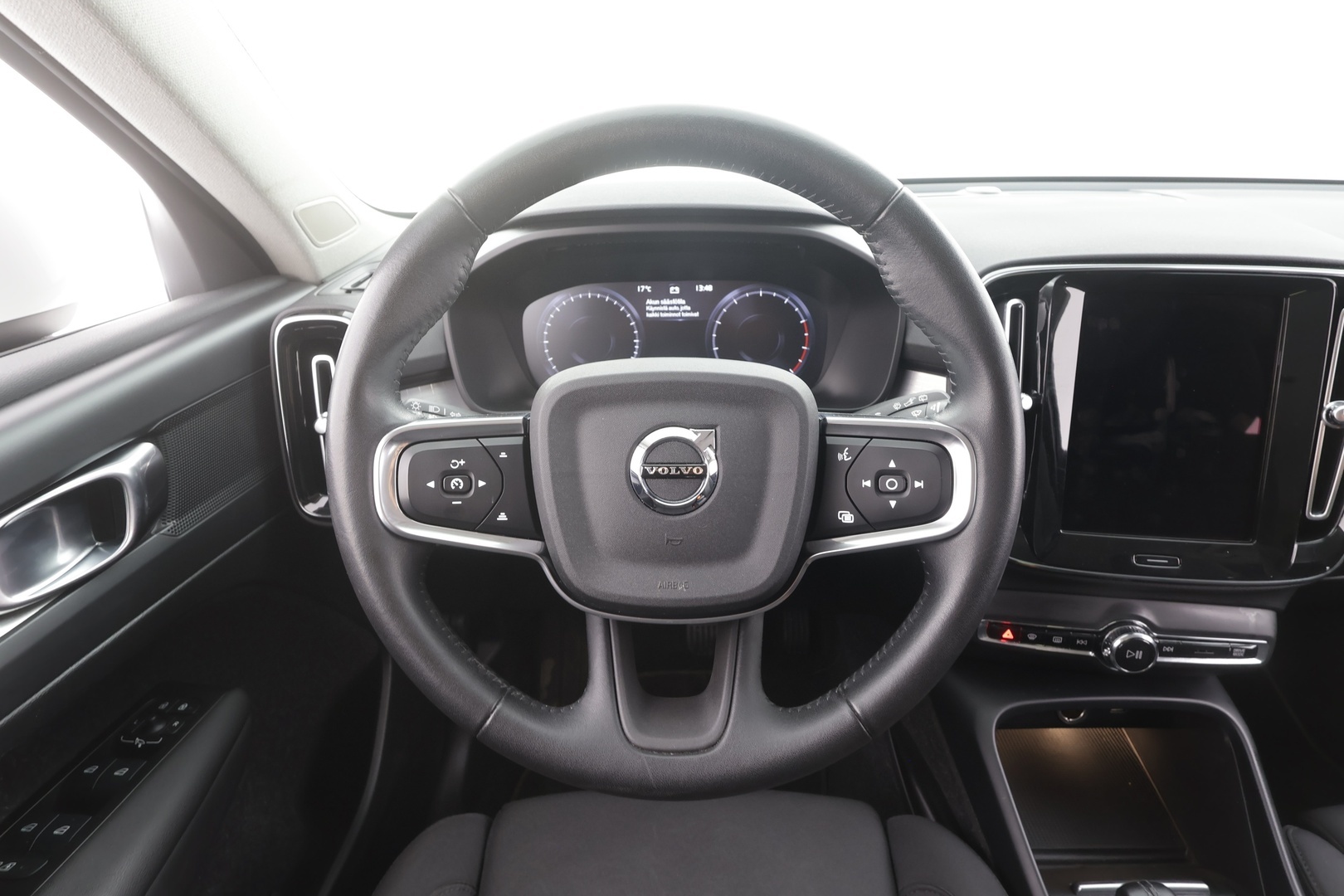 VOLVO XC40 2021